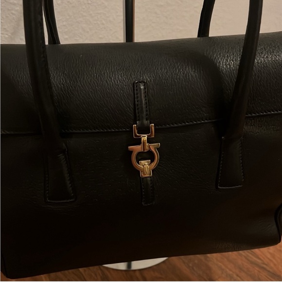 Salvatore Ferragamo handbag - Picture 2 of 11
